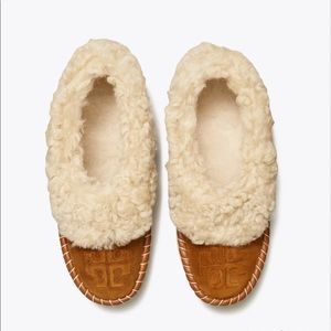 Tory Burch Curly Shearling Slipper.  NWT/Box/Bag. Size 8.